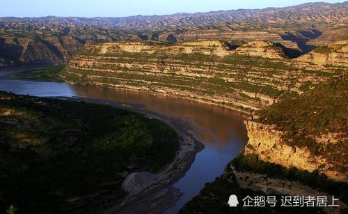 黃河蛇曲國家地質公園內存在著各種石球,其形狀不一,有不規則形,扁