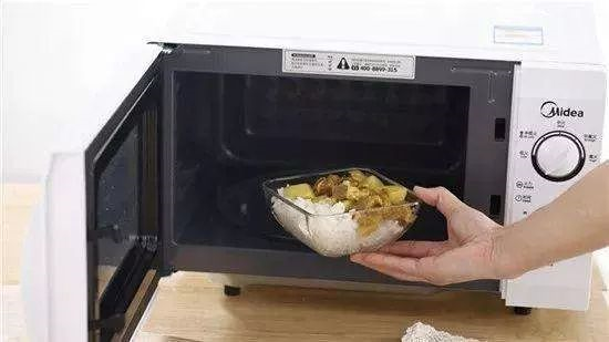 剩菜吃多了会致癌!哪些必须倒掉,哪些可以吃?