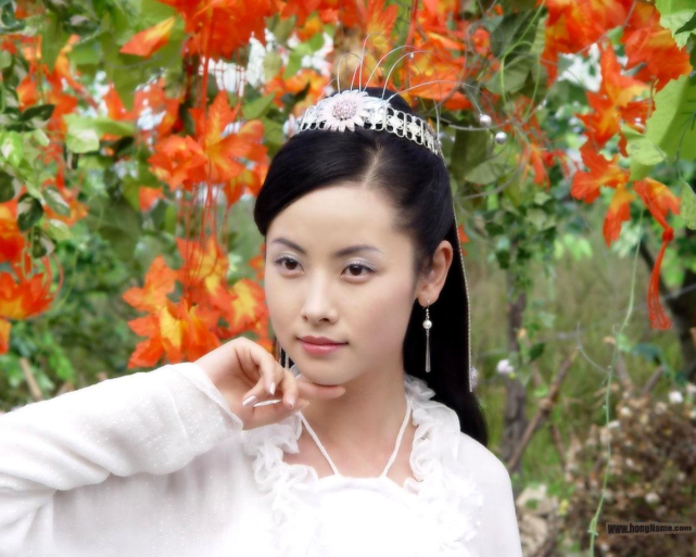 但岁月在她脸上并没有留下太多痕迹,《天地传说之美人鱼》中,杨明娜因