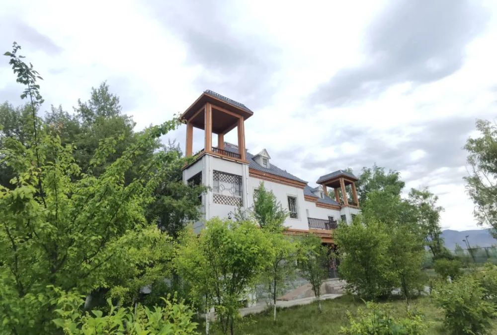 新疆伊犁特克斯八卦城旅游资源丰富文化底蕴深厚