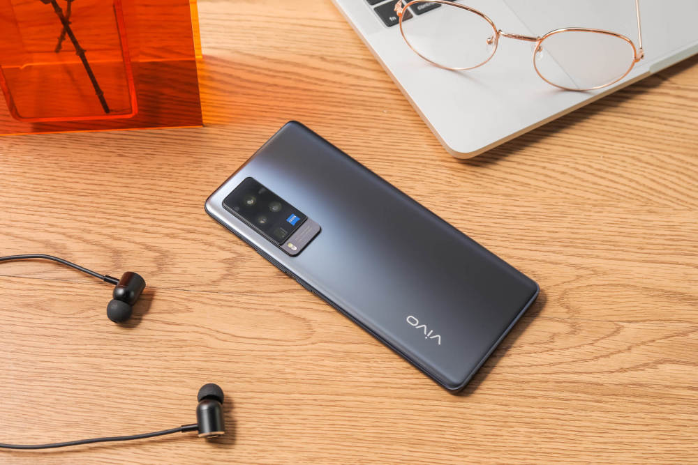 回归本原!vivo x60 pro经典雅致外观,将美贯彻极致_腾讯新闻