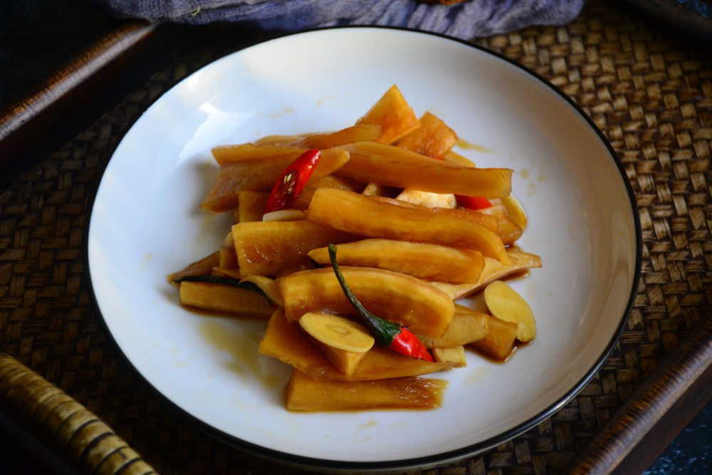 酒店不外传的脆皮酱萝卜配方,酸甜微辣嘎嘣脆,开胃又解腻_腾讯新闻