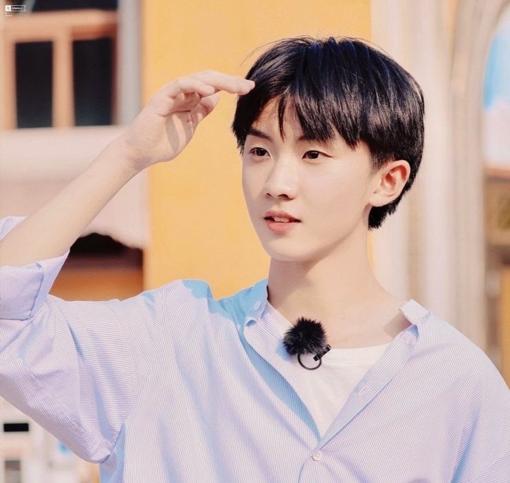 tnt时代少年团马嘉祺头像怎么说呢感觉他有点