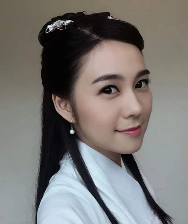 27岁tvb小花梁茵走红后绯闻多被传搭上已婚律师聊天记录曝光