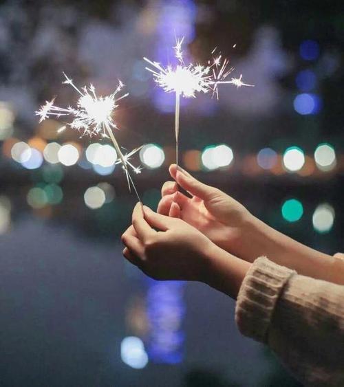 烟火万千不及有你一人烟花背景图