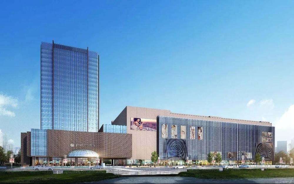 走近现在濒临破产的美京假日广场里面,会发现整个楼道都空空荡荡的,看