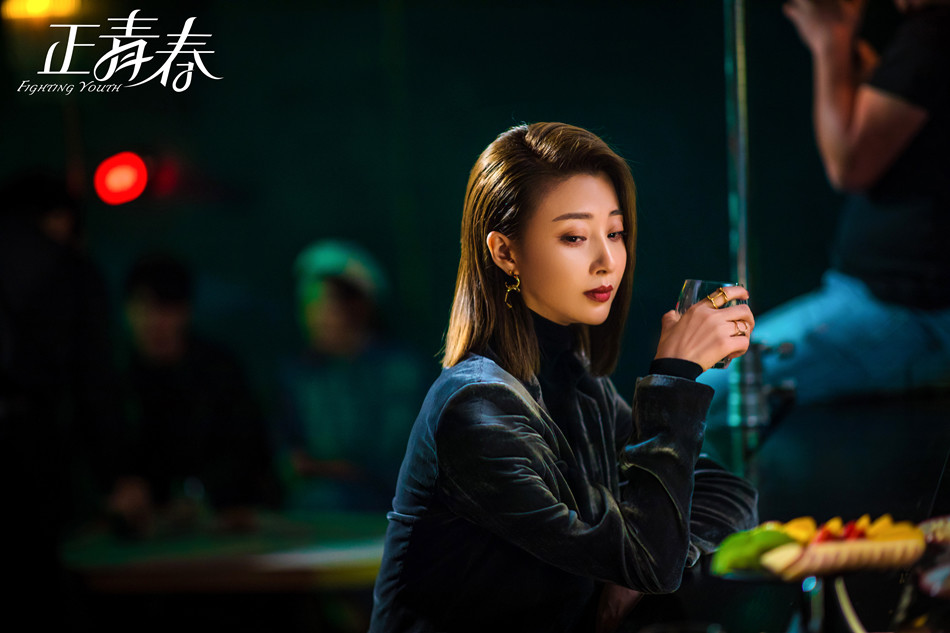 正青春剧情直击人心吴谨言殷桃奏响职场奋斗强音