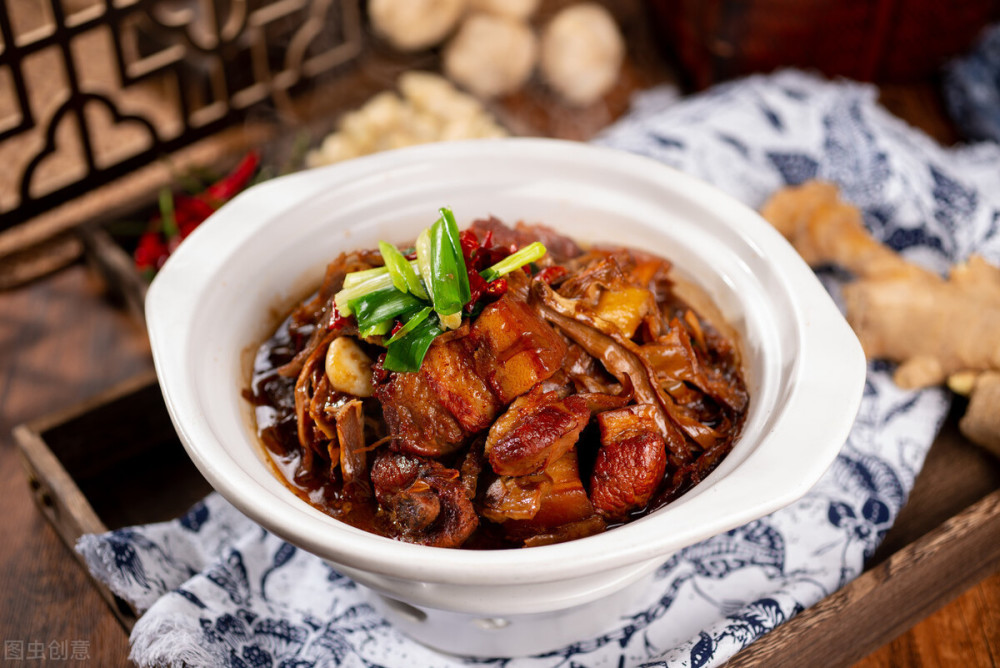 年夜菜的笋干红烧肉,鲜香美味,注意这3步,新手第一次也能成功_腾讯