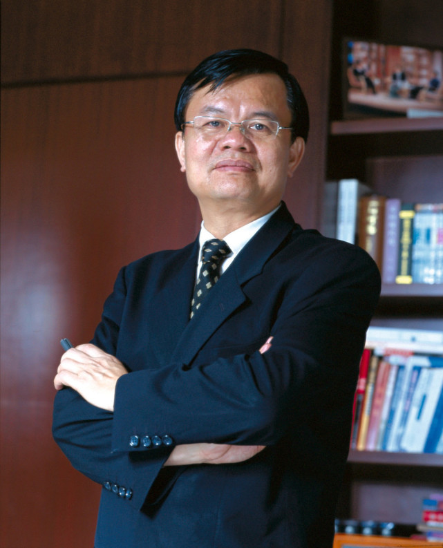 海南人黄宏生:10万起家做创维电视,入狱六年,复出后成百亿大佬|创维|