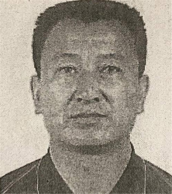 中国第一盗墓贼,掘200座墓狂赚5亿,枪决前大喊:我