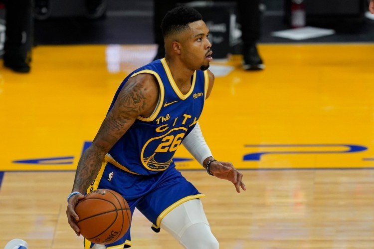 贝兹莫尔:底角三分一直是我的拿手项目 库里总能提升队友实力