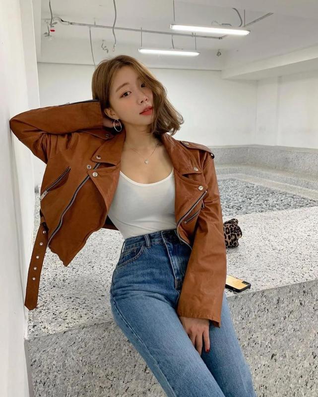 大胸妹穿衣真没救了吗