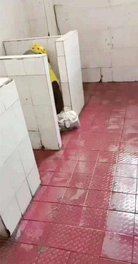 搞笑图片宿舍里兄弟帮我织毛衣我织平针他织花