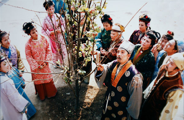 聊聊《红楼梦》贾府过年“祭祖”仪式，与当下有何不同？