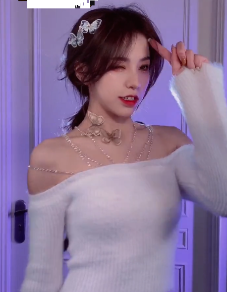 刘思瑶为蹭热度cos刻晴只顾让脸好看却忘了遮盖猪蹄膀