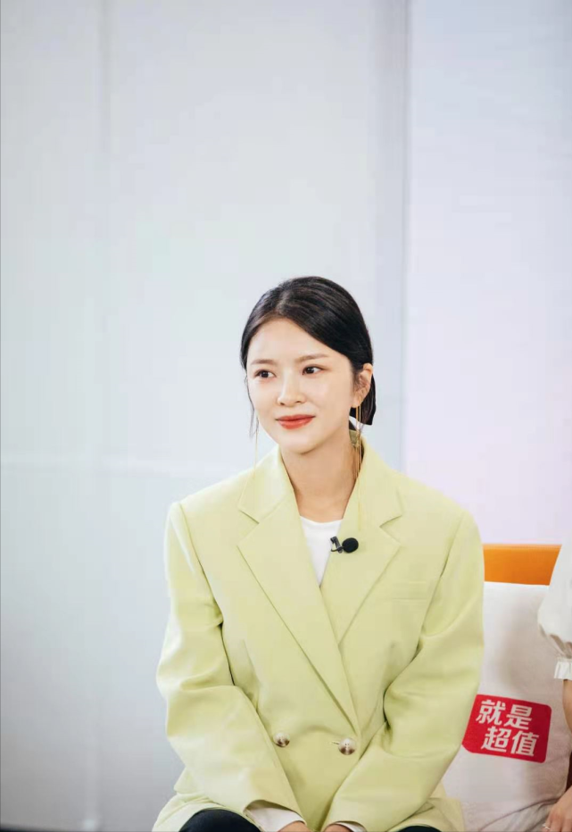 杜淳妻子王灿正面照首次曝光:气质温婉可人,撞脸杨子姗