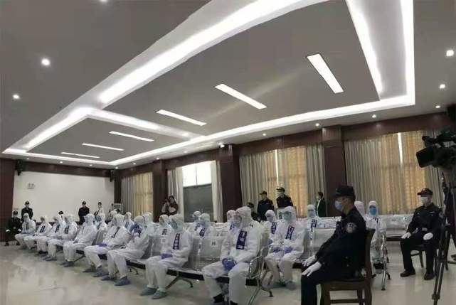 起底广西黑老大郑琦16年敛财超20亿豪掷900万拉拢保护伞