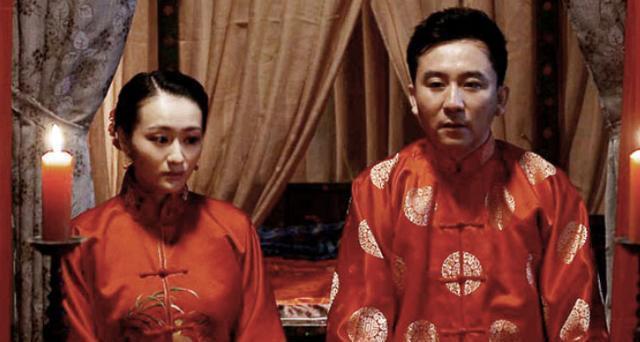 演员转行做导演却遇上不靠谱的经纪人留下的只有一身债