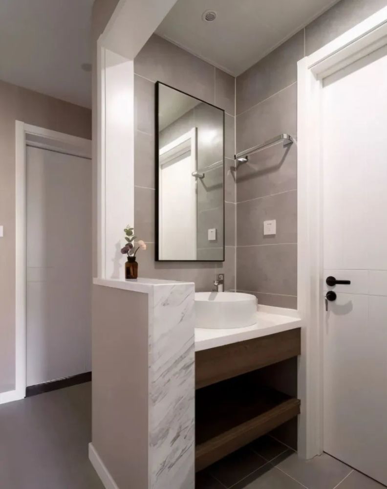 卫生间这样设计既能保持干净清爽又能解决干湿分离