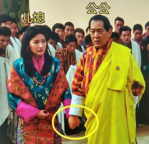 不丹老国王年轻时虽然英俊潇洒,但是和老年时相比,少了一些成熟男人的