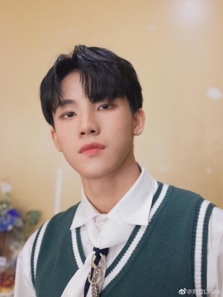 青春有你3今晚开播训练生刘欣隔空为封面新闻读者送祝福