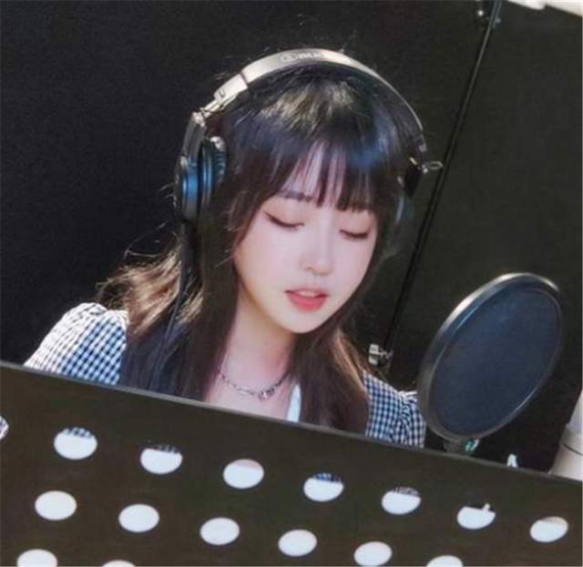 郝一点女团照吸睛腐团儿cos火舞同为圈粉迪妹高智商绝了