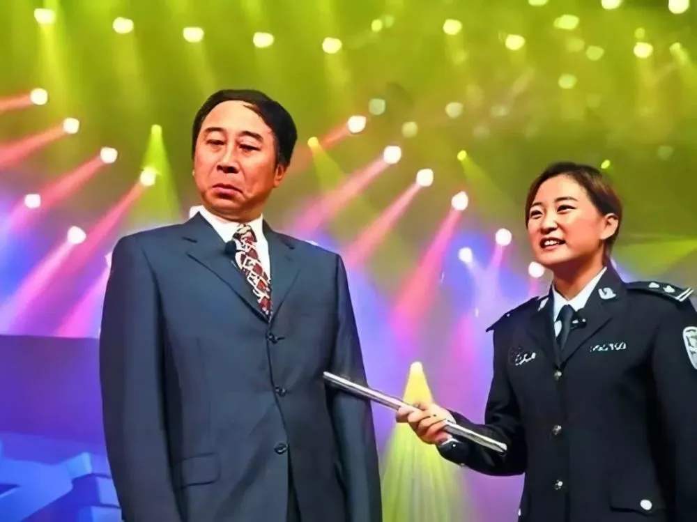 贾丹9年供养贾玲记,太不容易了