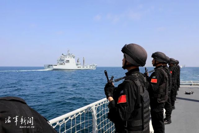 中国海军舰艇编队完成"和平-21"多国海军联演海上阶段演习