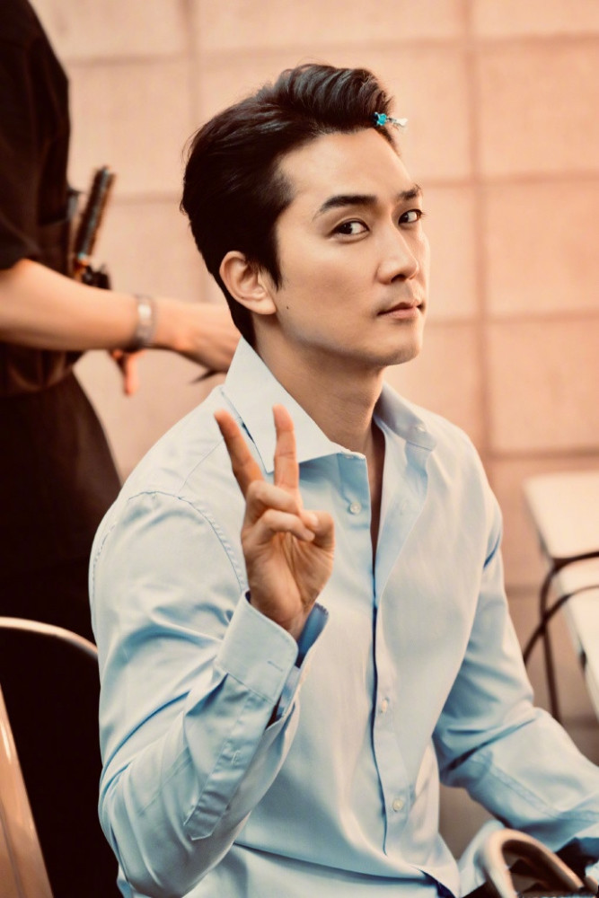 韩国不老男神宋承宪好像被时间遗漏依然帅气依旧