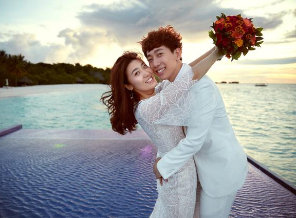 韩天宇的老婆刘秋宏同样是国家短道速滑队的一员,而且还是他的师姐.