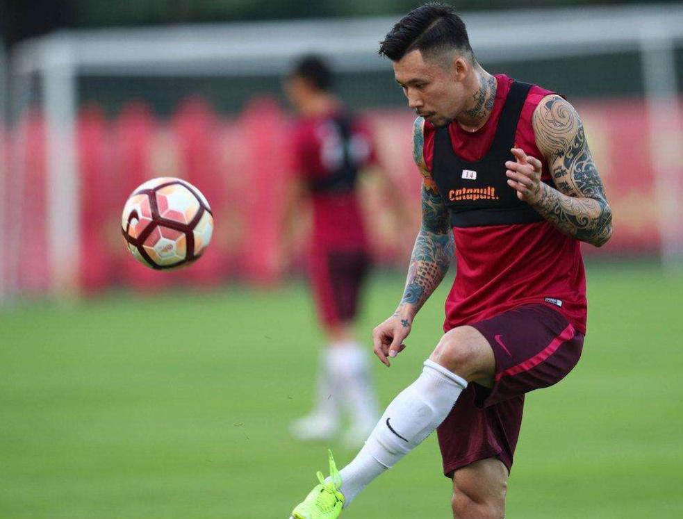 对话|张琳芃:12强赛将尽最大努力,失主场是极大挑战