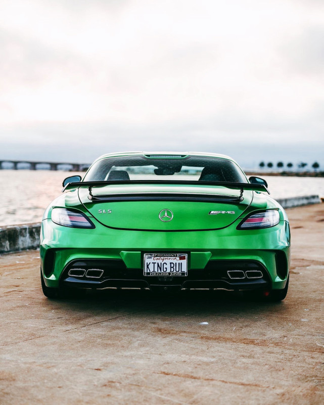 绿魔mercedes benz amg sls