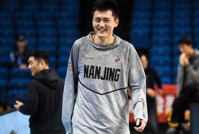 同曦队原队长成自由球员,被网红经理放弃,30岁无球可打|江苏同曦