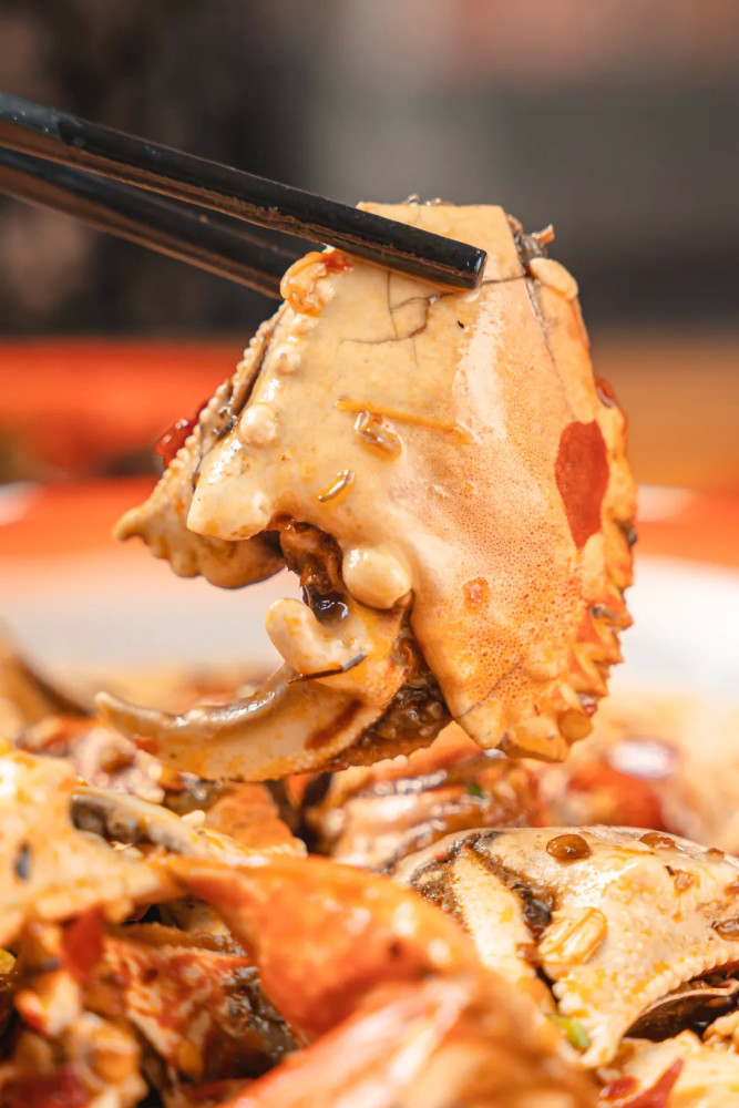 这家"超土私房菜",菜都用"脸盆"装!深圳人排队来