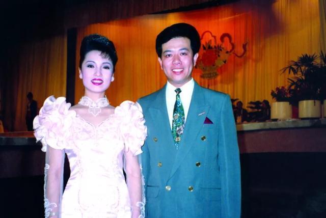 三拒央视,"插足"促使霍震霆和朱玲玲离婚,侯玉婷凭啥这么牛?