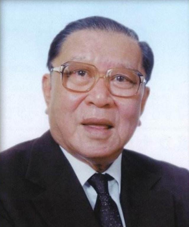 在澳门三大家族面前何鸿燊家族只是小弟弟