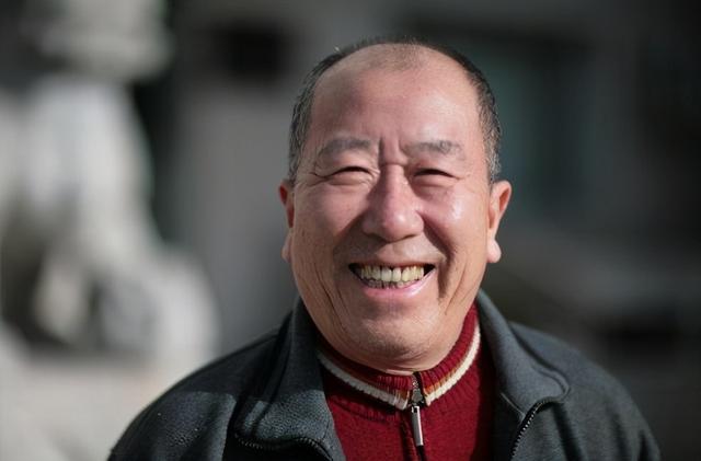 国家一级演员雷恪生:早年丧偶带俩娃,今84岁儿女丁克膝下无孙_腾讯