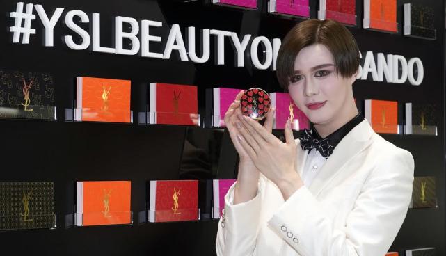 日本星二代matt真会保养绅士西装偏分发好似芭比男娃