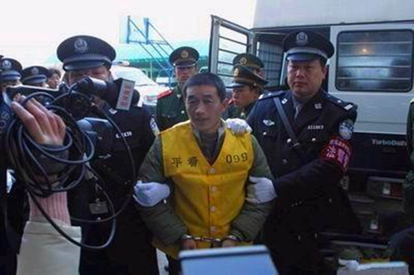 黄勇入狱记从小梦想成为杀手亲手制作杀人工具智能木马