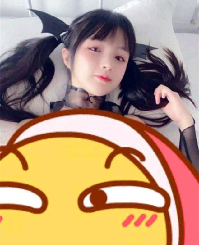 新的福利姬入驻b站直播一次涨粉6万如今的大学生真会玩