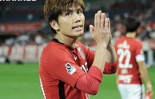 曾踢爆上港的前日本国脚 违反防疫规定遭重罚 如今只求留个全尸 腾讯网