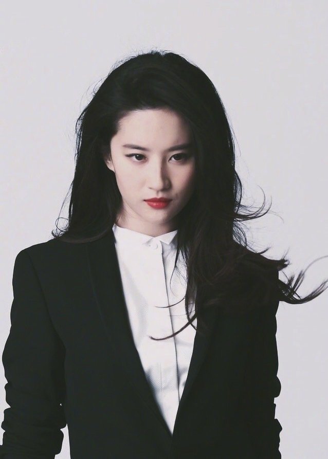 刘亦菲图片精选霸道女总裁范