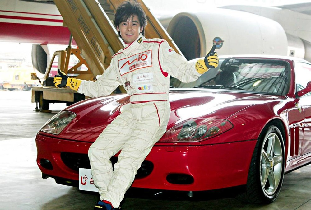 张一山年收入3千万座驾却是辆破车堪称娱乐圈一股清流