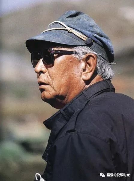 日本近代电影史的著名导演,一生共拍摄过三十部电影,其中的《罗生门》
