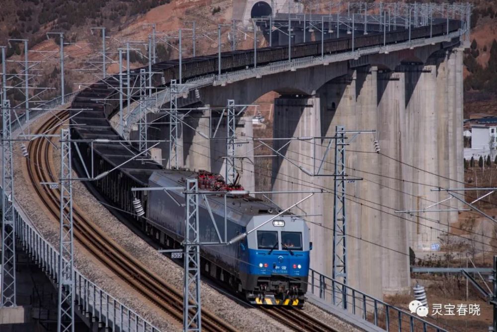 我叫浩吉铁路!灵宝东站航拍图来了～_腾讯新闻