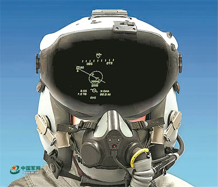 这个引发军迷热议的头盔显示器让飞行员看哪打哪