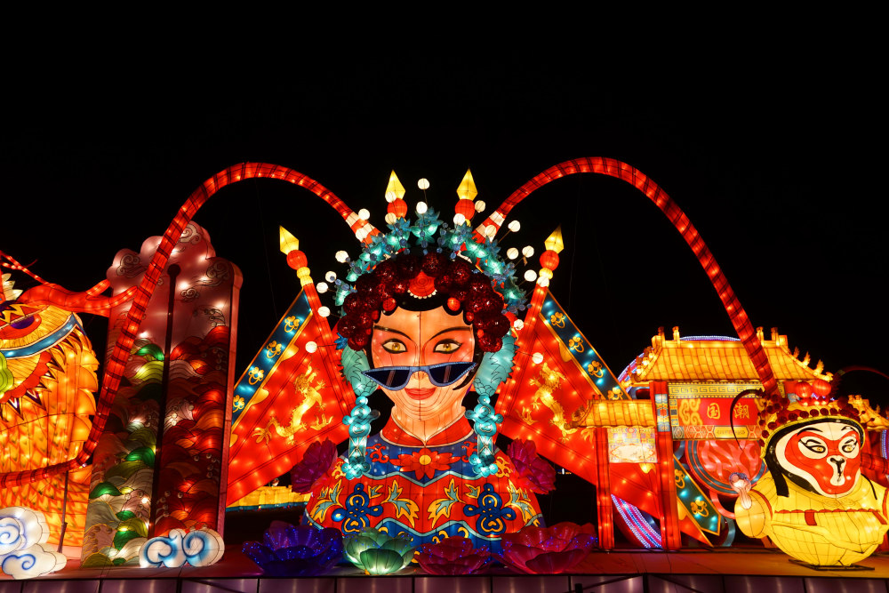 山西晋中龙泽彩灯打造美轮美奂的童话世界