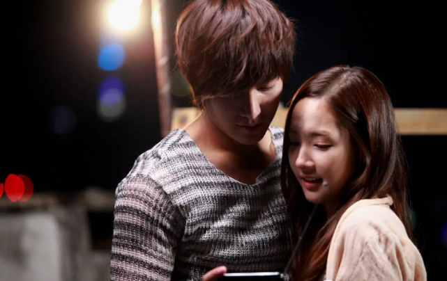 朴敏英大方承认整容美貌再升级真实家境公开令人意外曾与李敏镐恋情