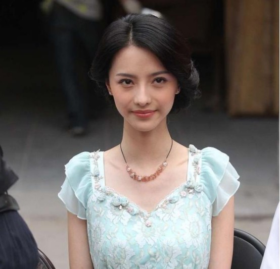 比如说《宸汐缘》当中的女二号,又或者是《活佛济公3》当中的女配