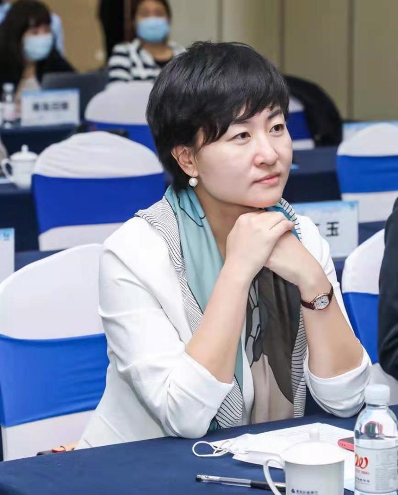 杨婧艺以拓荒牛的精神开启新年新征程